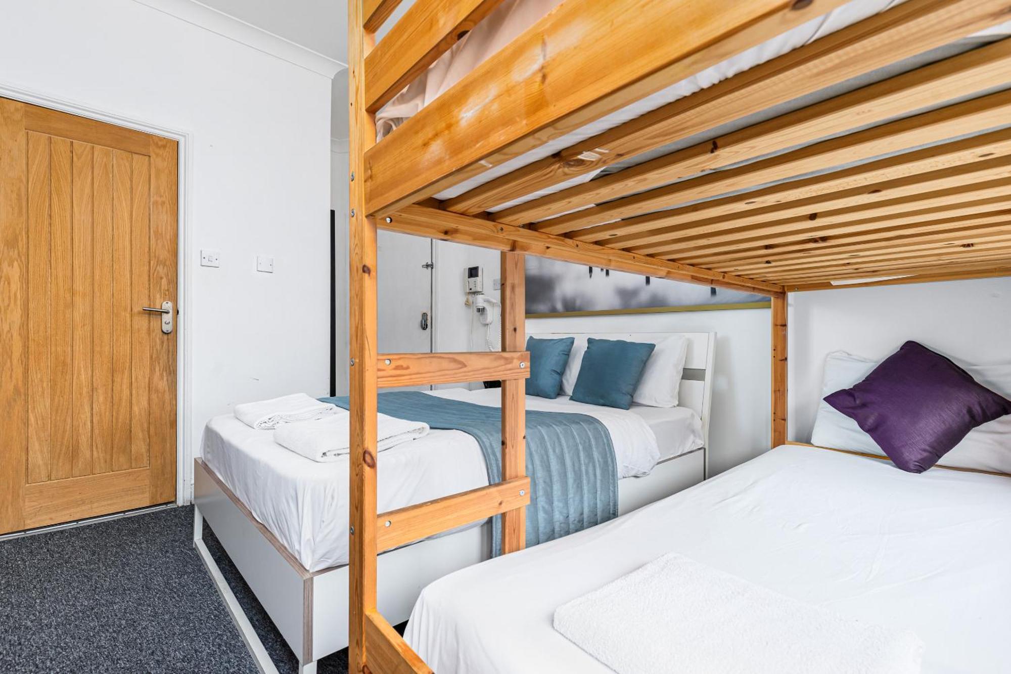 Ryam Suites London Room photo