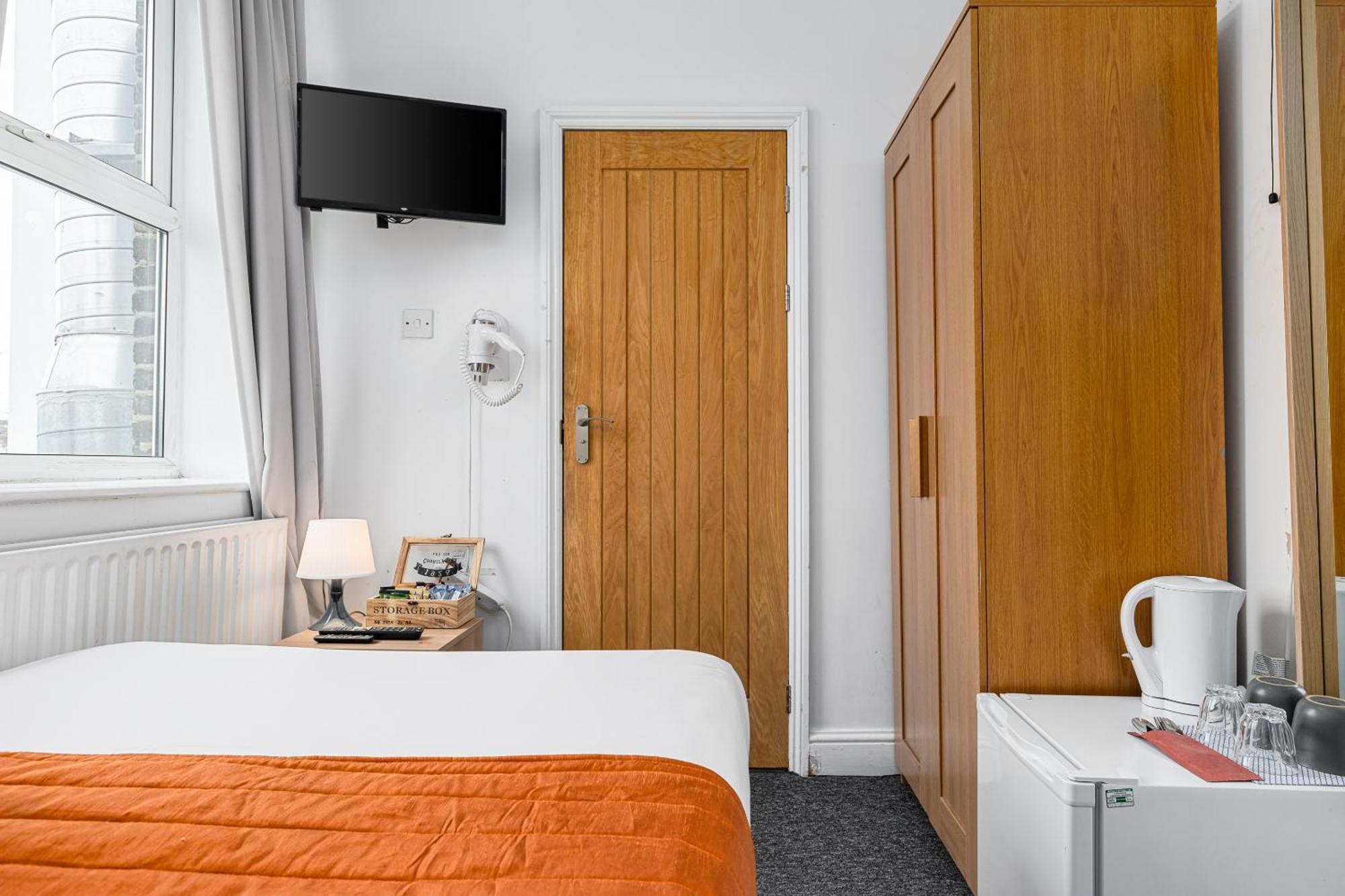 Ryam Suites London Room photo