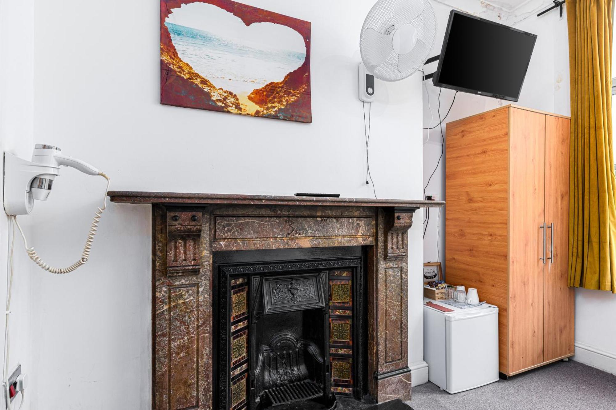 Ryam Suites London Room photo