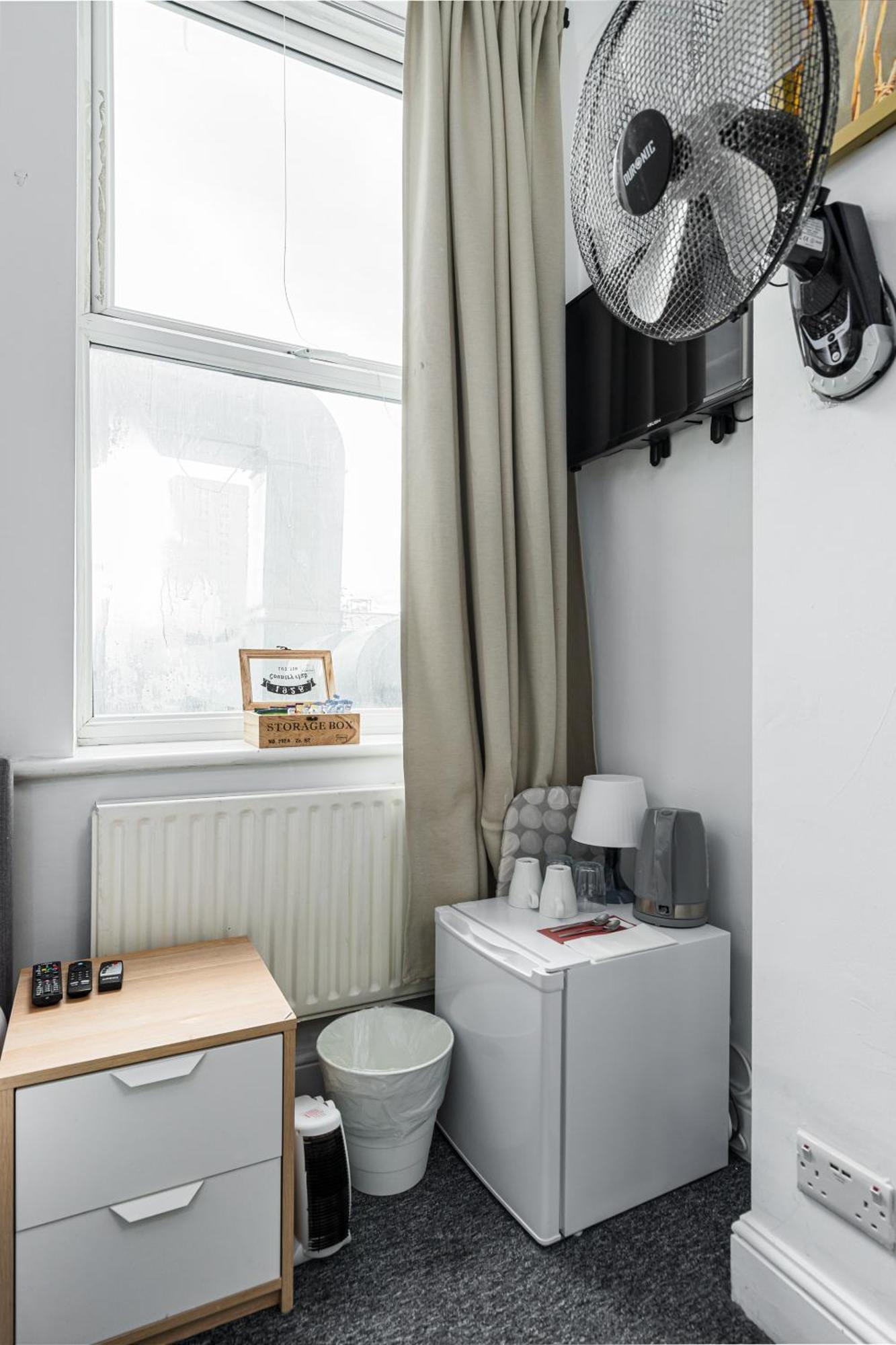 Ryam Suites London Room photo